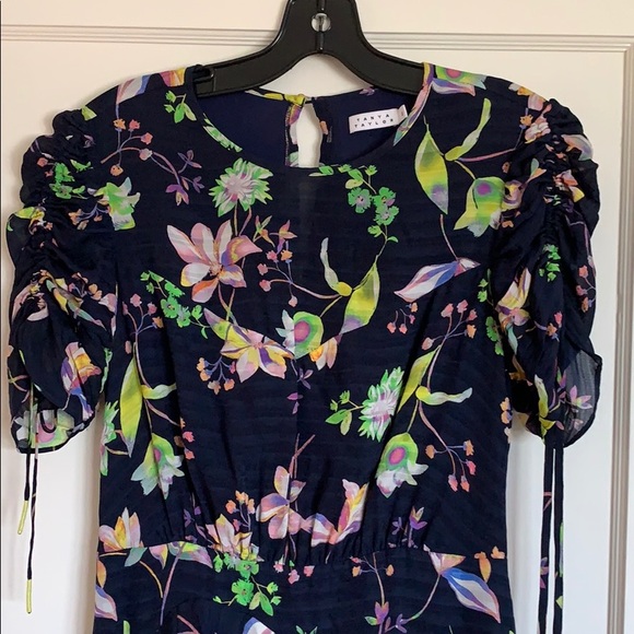 Dress - Picture 2 of 8